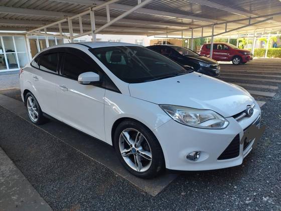 FORD FOCUS 2.0 S SEDAN 16V FLEX 4P POWERSHIFT